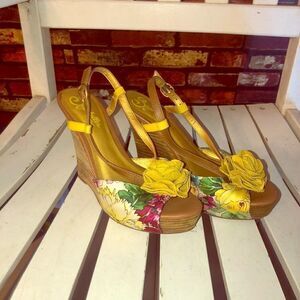 5 for $25🔥Size 7 Seychelles Blue Pink Floral Wedge